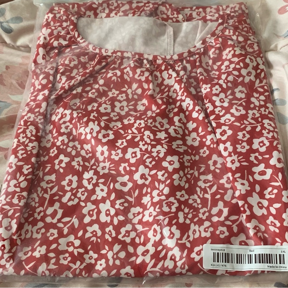 Adorable, light, plus size blouse!